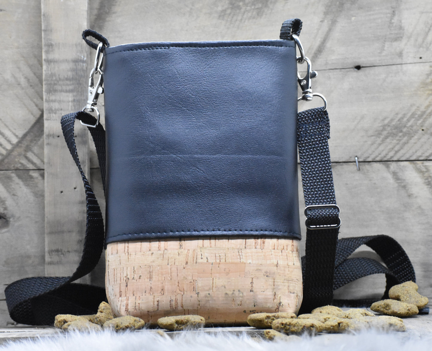 Futterbeutel Lassie in Schwarz / Kork