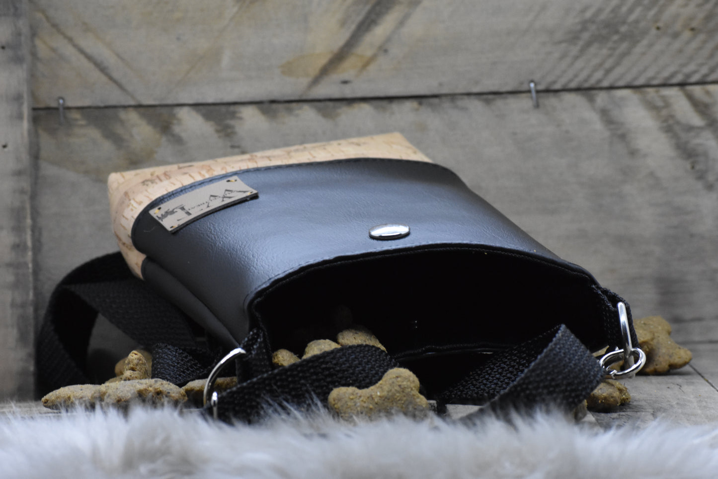 Futterbeutel Lassie in Schwarz / Kork